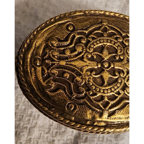 Vintage Dried Flowers in LUCITE Dome Reversible to GoldTone FILIGREE Pendant GuC - Picture 6 of 7